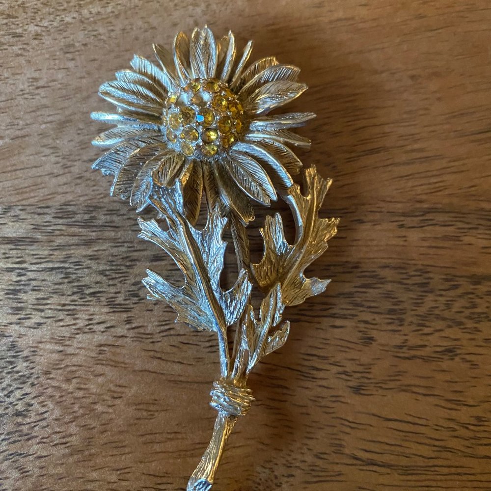 Alice Caviness Design - Sunflower Brooch - Gold